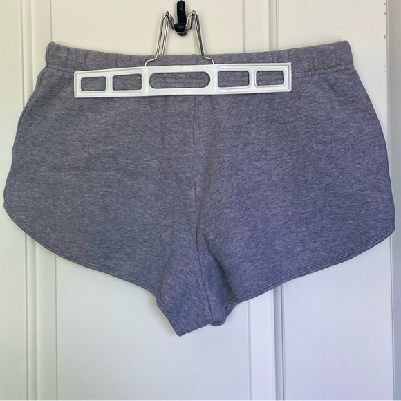 TNA COZY FLEECE PERFECT HI-RISE 2" SWEATSHORT SIZE: M - Picture 3 of 6